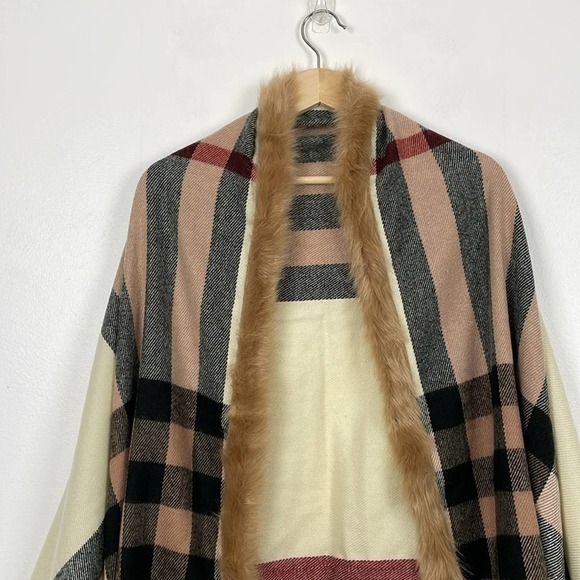 Poncho Wrap Womens O/S Faux Fur Oversized Fringe Trim soft Plaid Style Wrap Coat - Picture 3 of 7